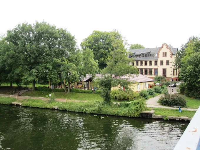 Evelin's Café und Restaurant – Ansicht von der Straße