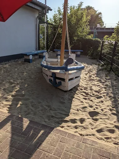 Spielschiff im Sandkasten – See-Piraten